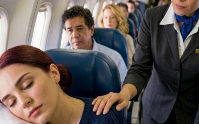 Ella estaba durmiendo en el camarote 8A cuando el capitán preguntó si había algún piloto de combate a bordo.