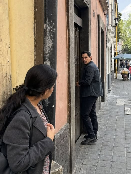 MI ESPOSO MURIÓ HACE CINCO MESES… ESTA MAÑANA, VI A UN HOMBRE IDÉNTICO A ÉL — Y DECIDÍ SEGUIRLO EN SECRETO… SIN IMAGINAR LO QUE IBA A DESCUBRIR…