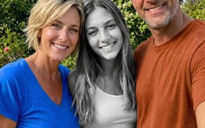 Lloré en la tumba de mi hija todos los domingos durante un mes — hasta que el cuidador del cementerio me dijo: “Por favor, no llores. No conoces toda la verdad sobre tu hija”