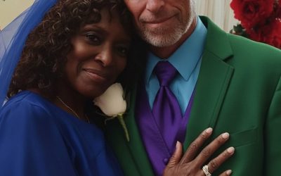 Mi papá se casó con mi tía 8 días después de la muerte de mi mamá – Pero en su boda, su hijo me llevó aparte y me dijo: “Esto es lo que tu papá te está ocultando”