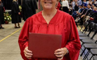 Mi familia no vino a mi graduación universitaria porque les avergonzaba mi edad; entonces un profesor me subió al escenario y lo que hizo me