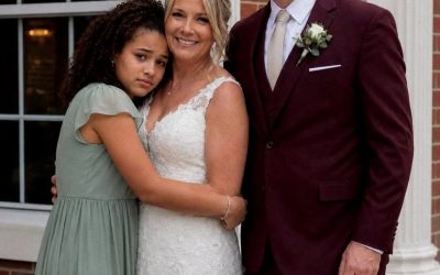 Mi hija de 15 años se negó a ser mi dama de honor una hora antes de la boda; su motivo me hizo llamar a la policía