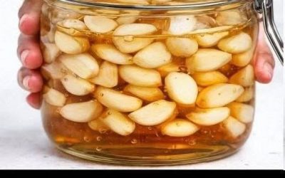 ¿Comer ajo con miel en ayunas durante 7 días? Beneficios, preparación y lo que realmente dice la ciencia