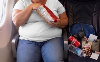 Una mujer grosera ocupó el asiento junto a la ventana que yo había pagado para mi hija de 6 años con autismo, así que el piloto le dio una lección que nunca olvidaría.