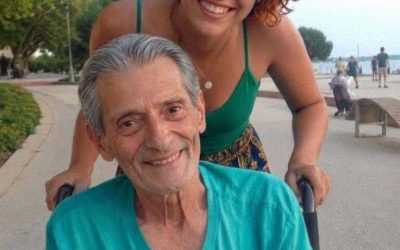 Me hice pasar por la hija de un anciano que conocí por casualidad; días después, su abogado me encontró y me dijo: “Caíste de lleno en su trampa”.