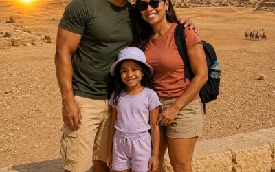 MI HIJA DESAPARECIÓ MIENTRAS NUESTRA FAMILIA VIVÍA EN EGIPTO. VEINTE AÑOS DESPUÉS, RECIBÍ UNA POSTAL DESDE ALLÍ, Y LAS PALABRAS ESCRITAS AL REVERSO HICIERON QUE ME FALLARAN LAS PIERNAS.