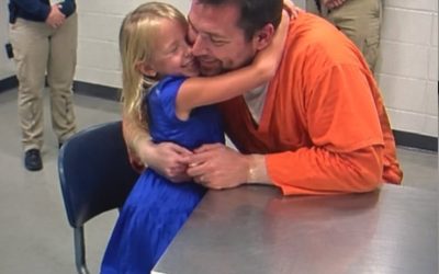 El susurro de una niña de 8 años detuvo la ejecución de su padre; entonces, una verdad oculta comenzó a salir a la luz.