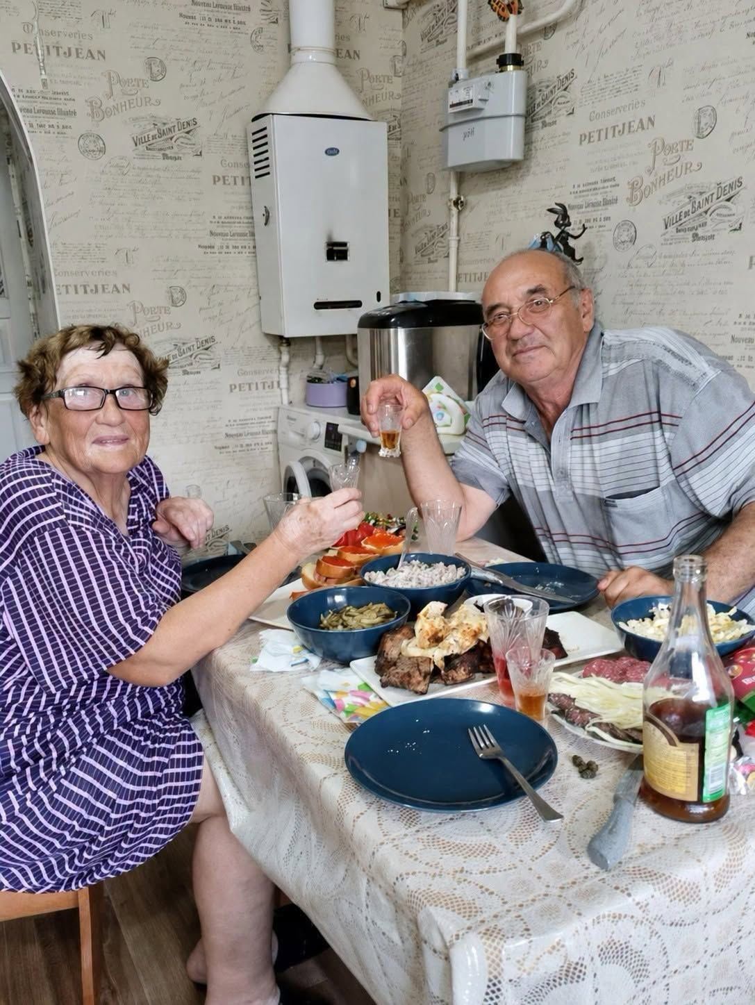 Durante 35 años, mi marido bebió conmigo la misma bebida… hasta que descubrí por qué